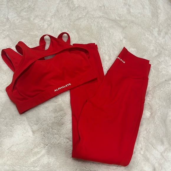 SOLD ON MERC!!! EUC Alphalete leggings and bra set - Picture 1 of 2